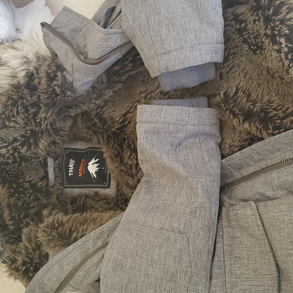 Aritzia TNA Niseko parka small in grey - Picture 6 of 6